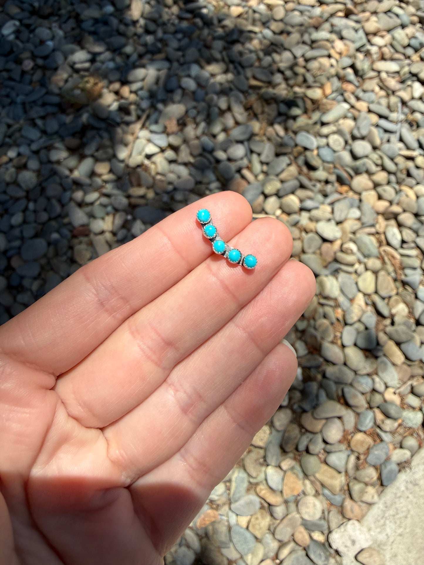 5 Stone Kingman Turquoise Ear Crawler