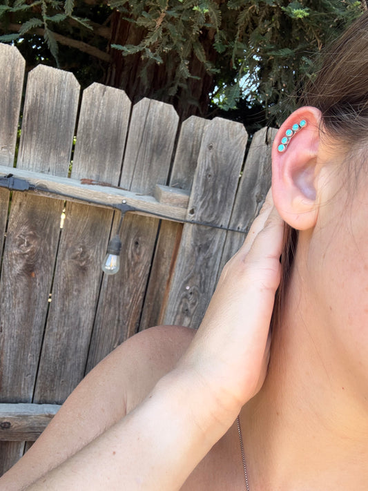 5 Stone Kingman Turquoise Ear Crawler